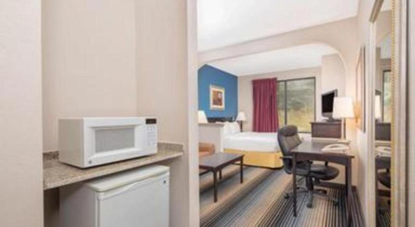 Baymont By Wyndham Laurel Otel Dış mekan fotoğraf