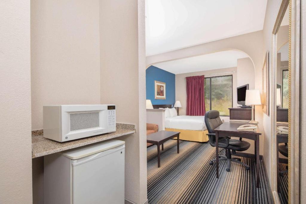 Baymont By Wyndham Laurel Otel Dış mekan fotoğraf